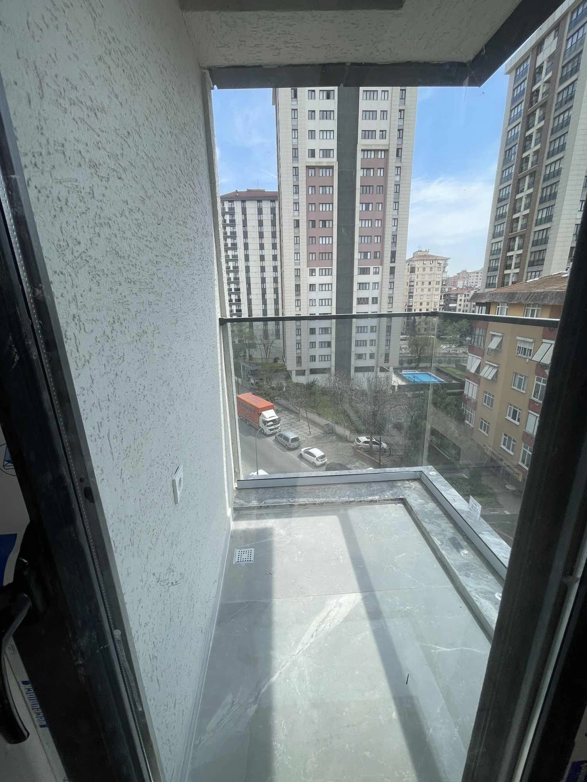 Kadıköy Sahrayıcedit'de Tapu Harçsız Balkonlu 2+1 Daire